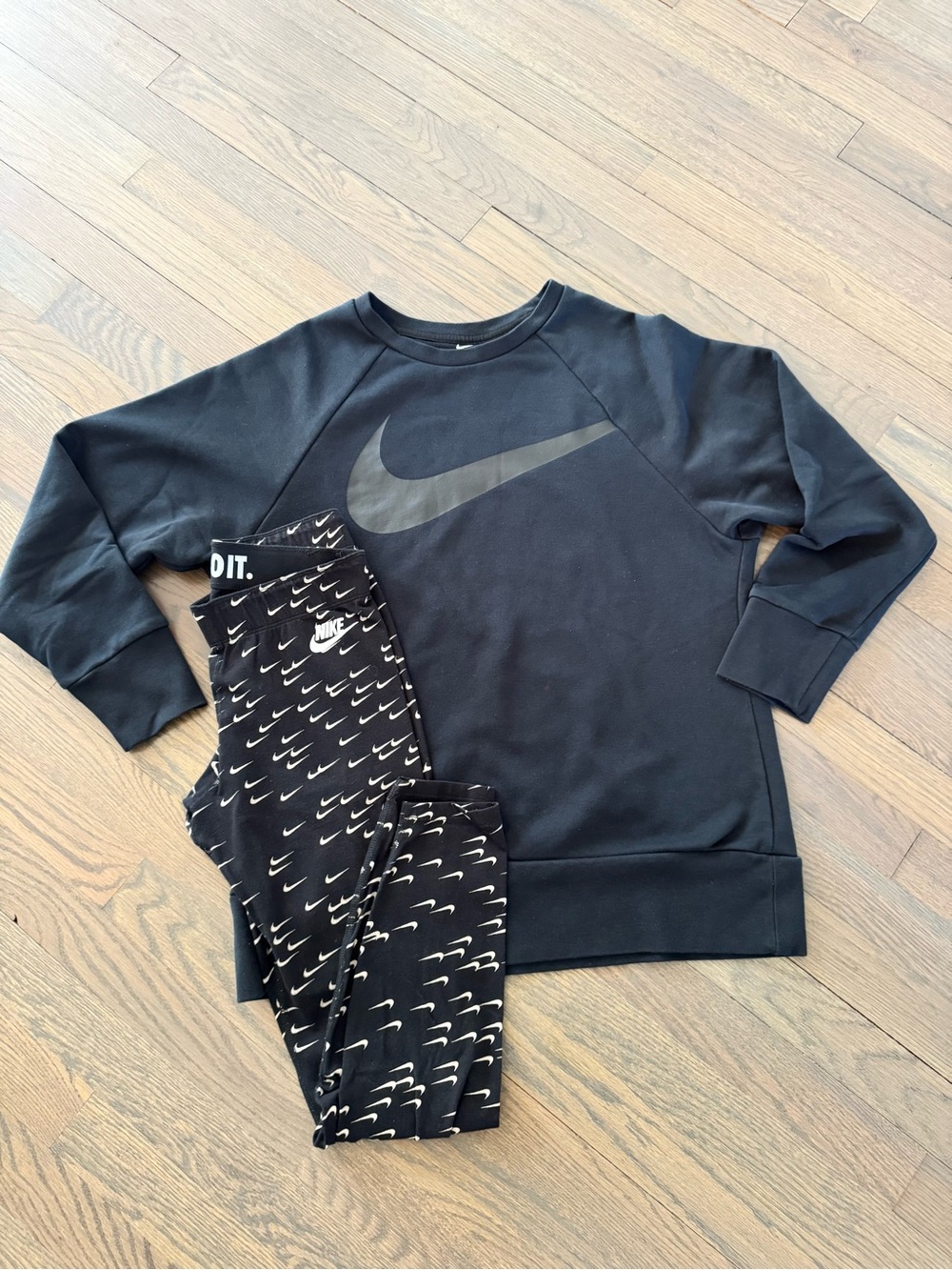Nike Black Swoosh Sweatshirt & Leggings